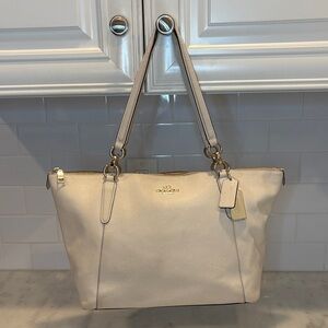 Coach Bag Purse Handbag Leather Pocketbook Ava Cross Grain Classic Tote Shoulder